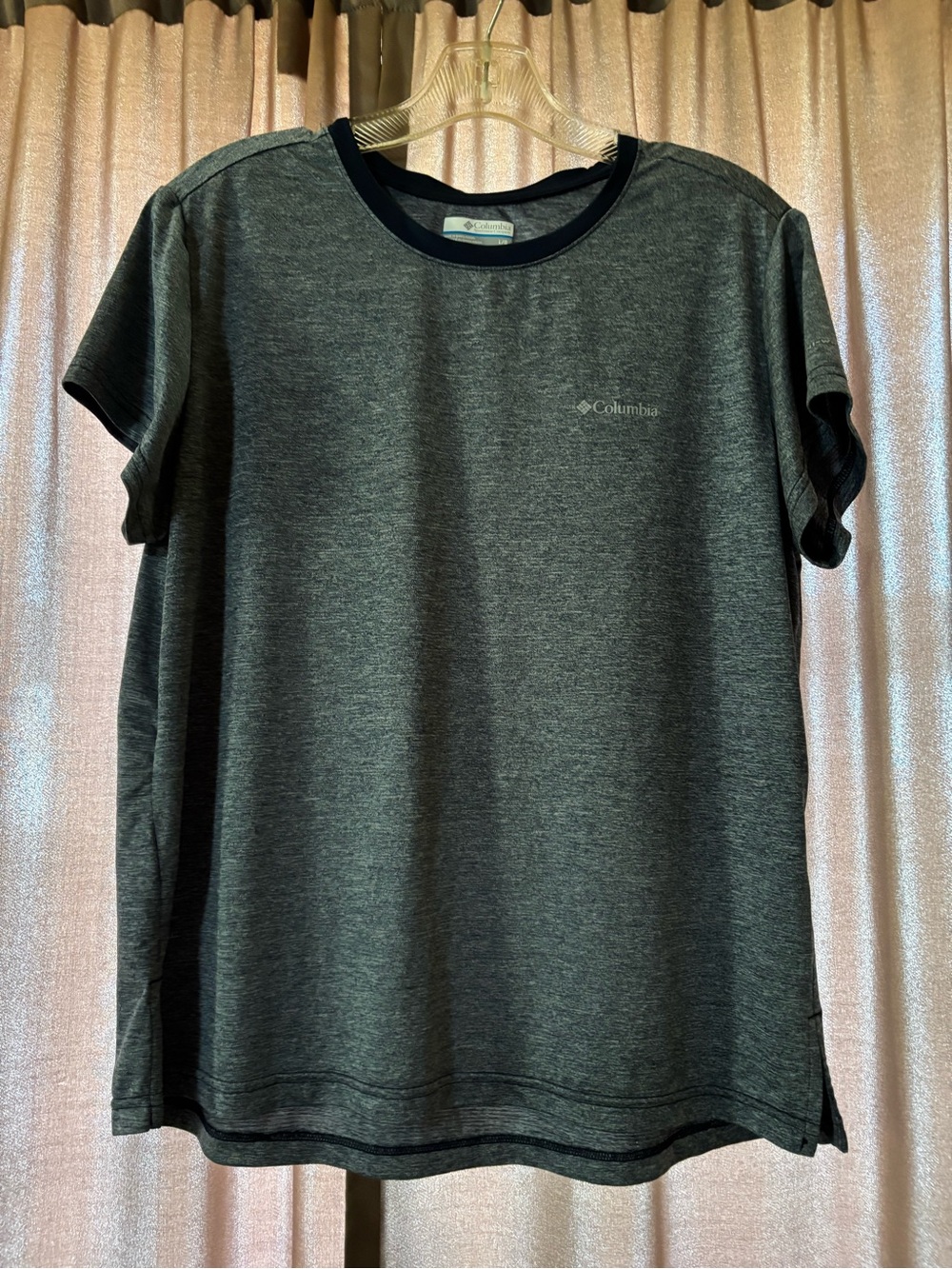 Columbia Women’s Heather Charcoal Short-Sleeve Performance Tee